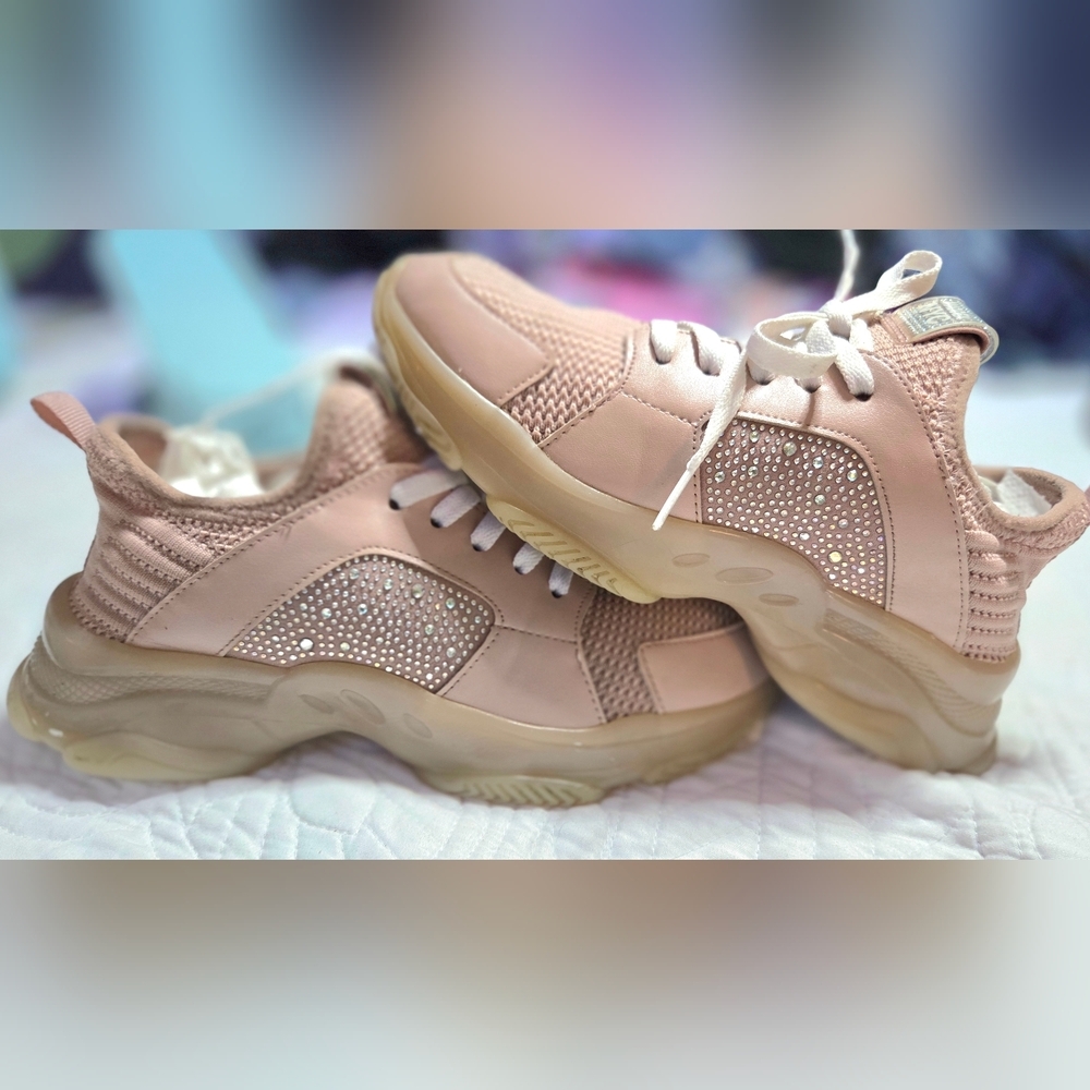 CUTE STEVE MADDEN Women's Sneakers in Blush Pink Size 5 (RUN BIG, THEY FIT 7.5)